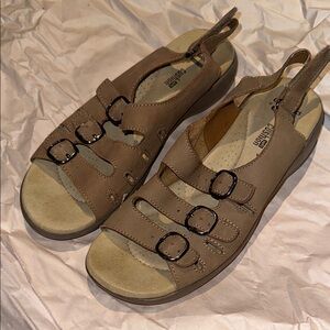 Clarks woman sandals Brown Buckle